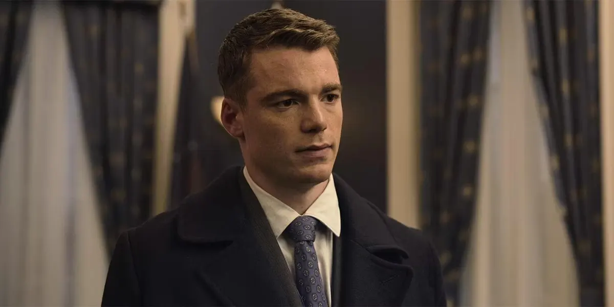 Gabriel Basso as Peter Sutherland in the show, The Night Agent (Credits: Netflix)