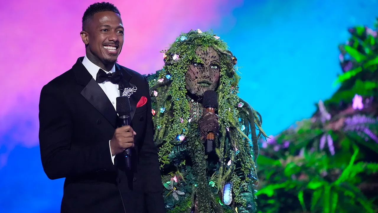 Nick Cannon no show, The Masked Singer (Créditos: Fox)