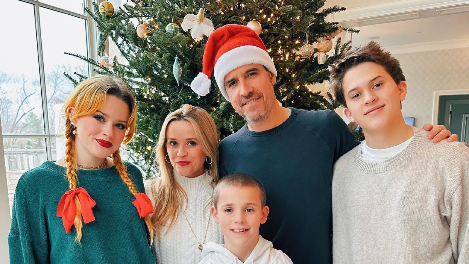 Reese Witherspoon met haar kinderen en tweede echtgenoot Jim Toth 