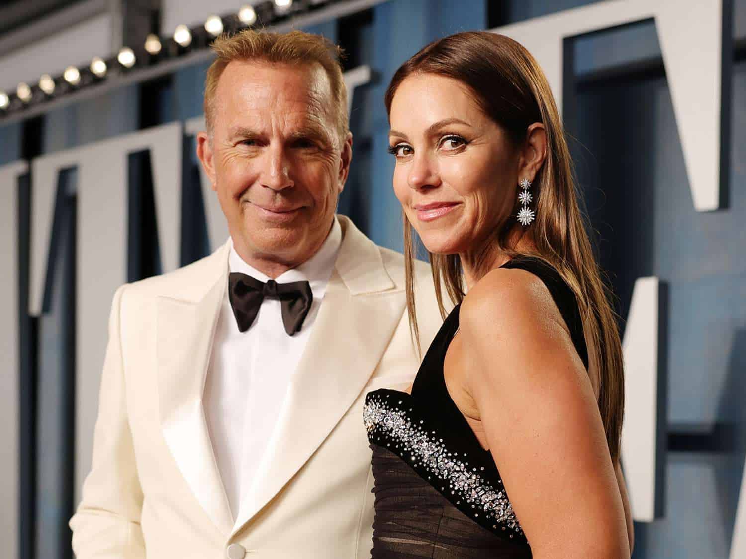 Kevin Costner Divorces Christine Baumgartner After 19 Years Of Marriage Otakukart