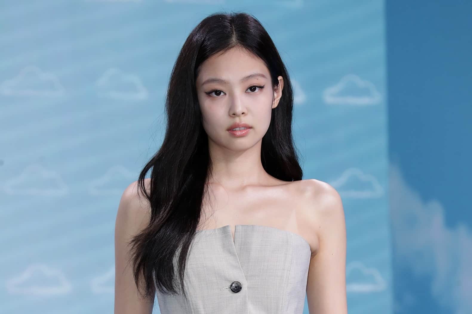 Why Jennie kim left the stage in their concert
