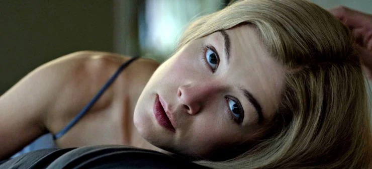 Rosamund Pike as Amy Dunne in the film.