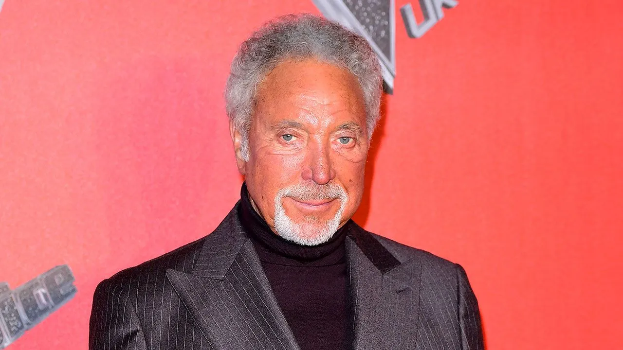 Cardiff Concert Controversy: Tom Jones Confronts Delilah Rugby Choir Ban (Credits: Glamour UK)