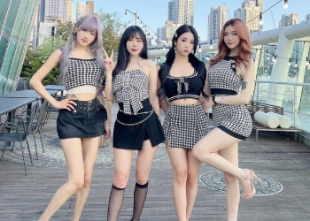 Girl Crush K-pop girl group
