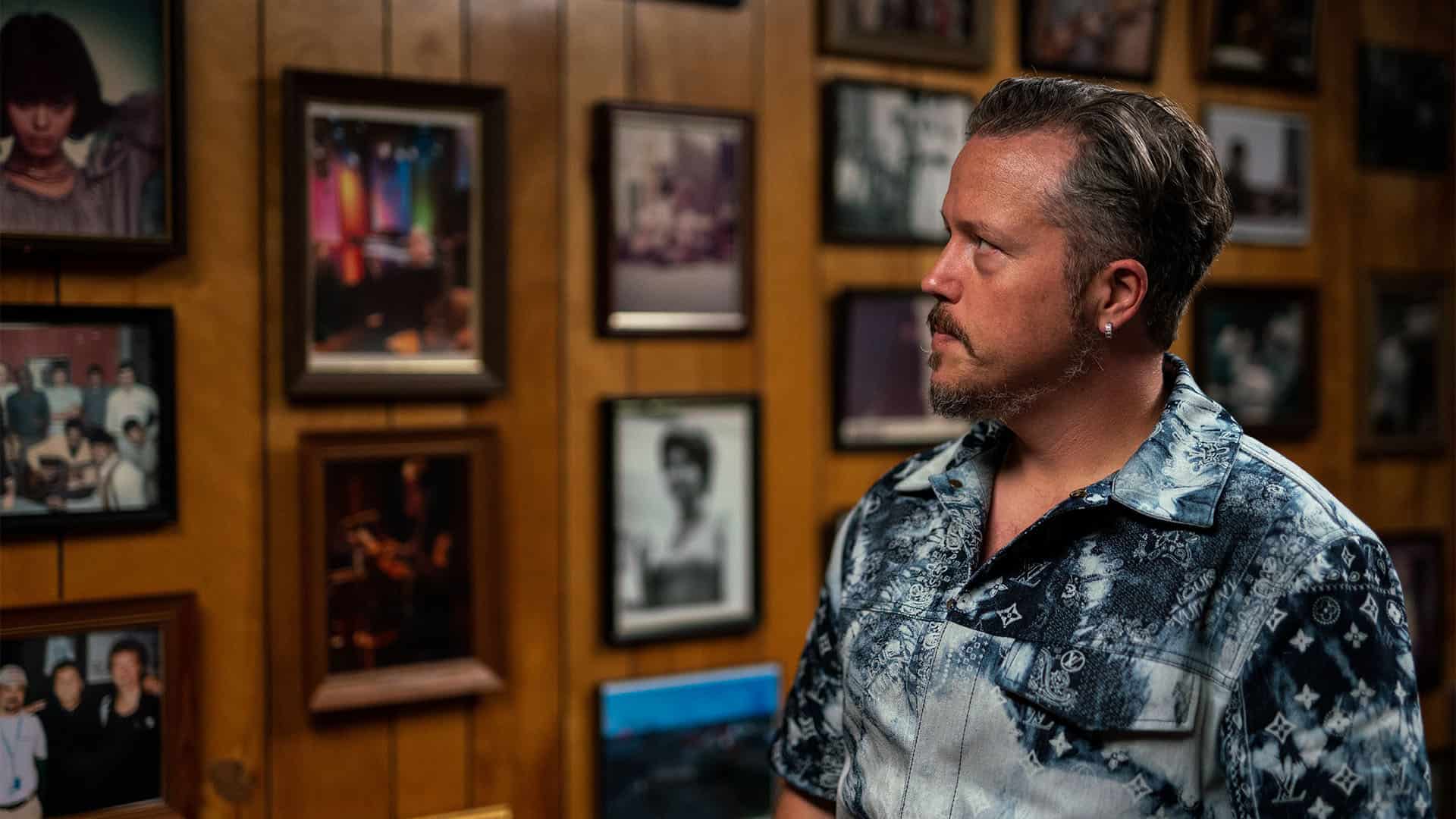 Jason Isbell about to feature in the final episode of the show, Southern Storytellers (Credits: PBS)