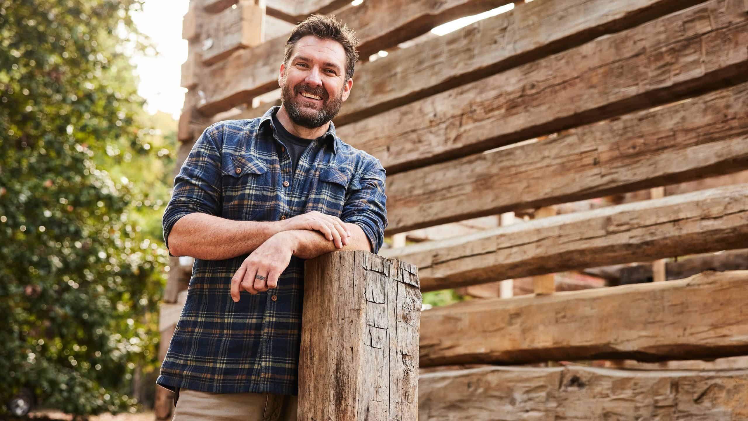 Mark Bowe from the show, Barnwood Builders