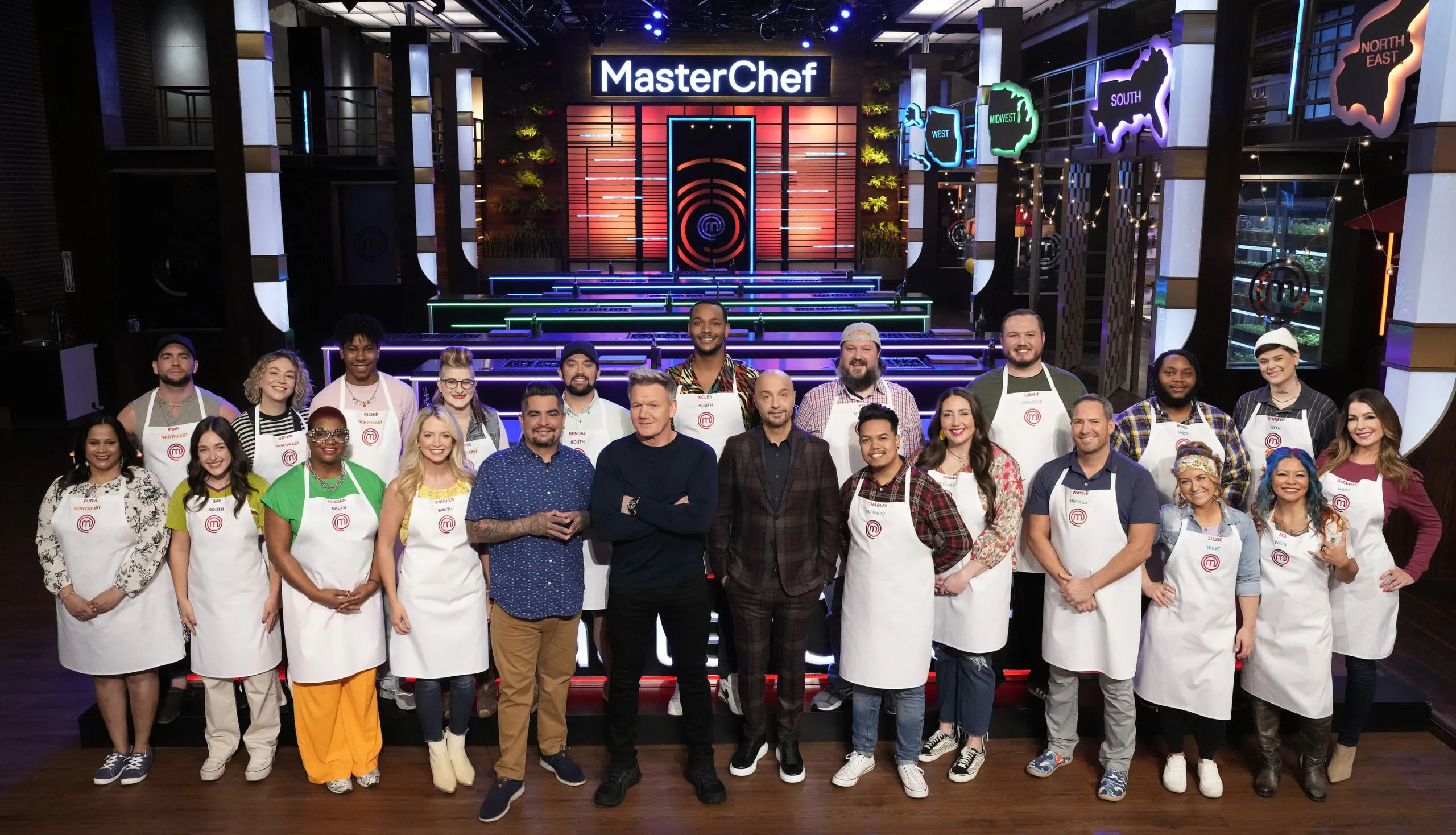 The judges and contestants for Masterchef Season 13 (Credits: Fox)