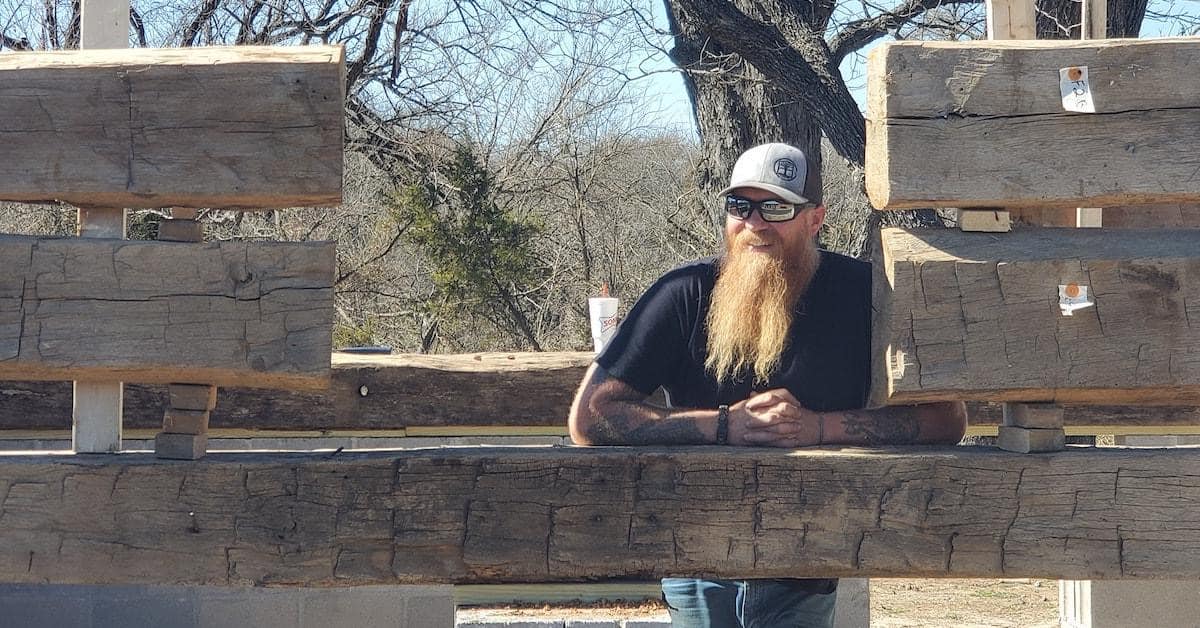 What happened to Alex on barnwood builders