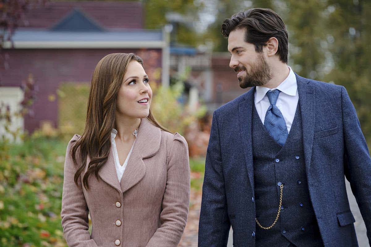 Erin Krakow and Chris McNally in the show, When Calls the Heart (Credits: Hallmark Channel)