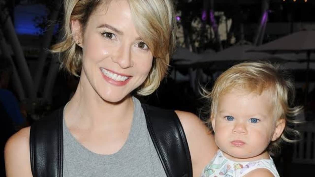 Is Linsey Godfrey Pregnant?