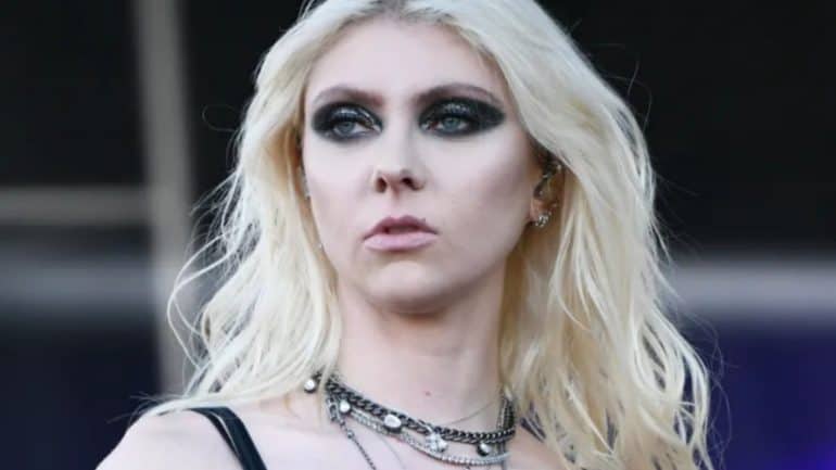 Who Is Taylor Momsen's Partner? The Gossip Girl Actress' Love Life ...