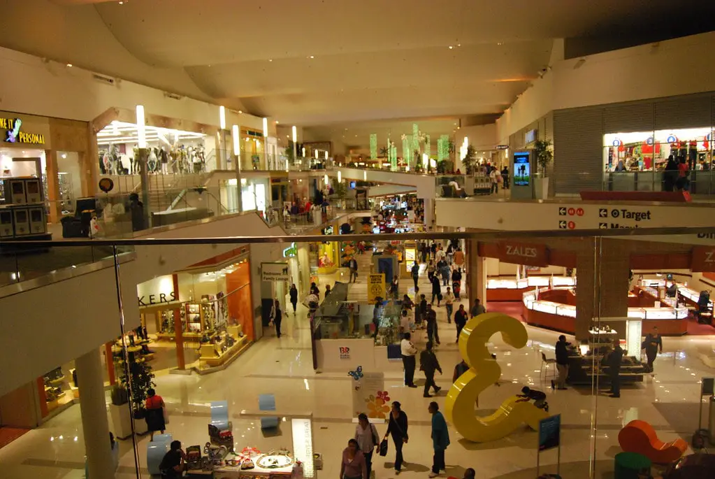 Fox Hills Mall 