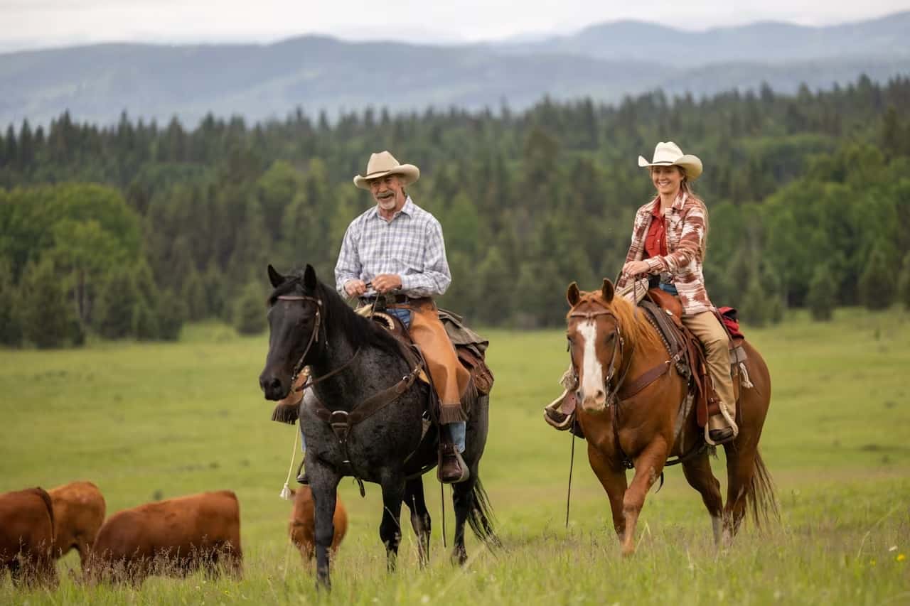 Jack Bartlett and Amy Fleming in the show, Heartland (Credits: CBC)