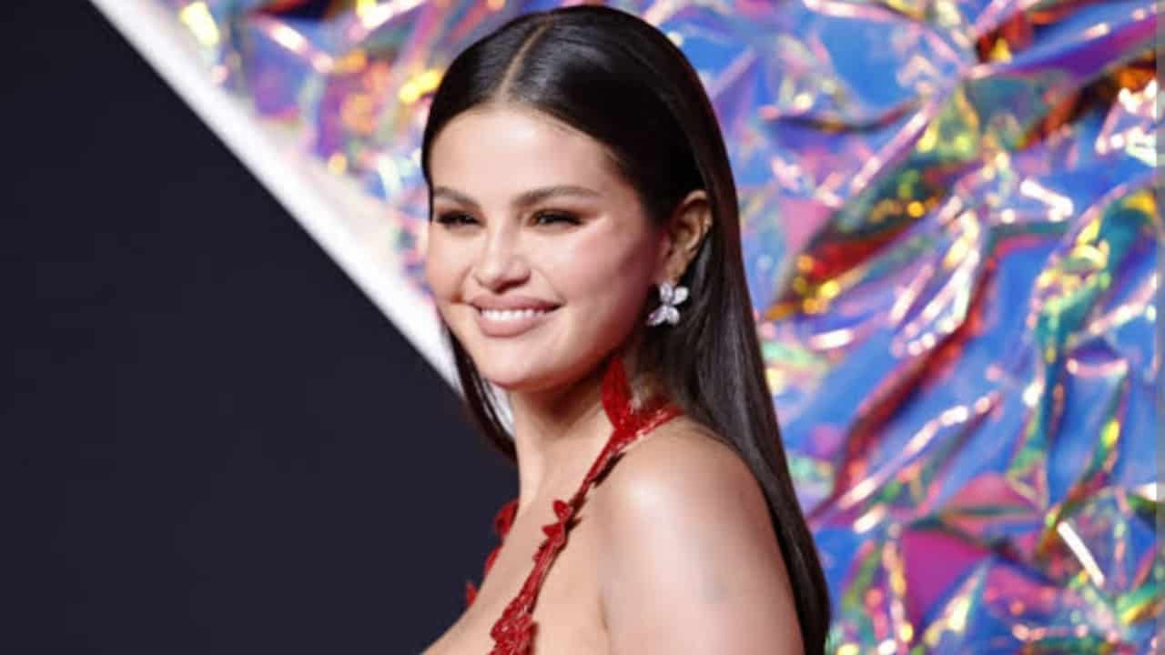Is Selena Gomez Pregnant? The Single Soon Singer Sparks Expecting ...
