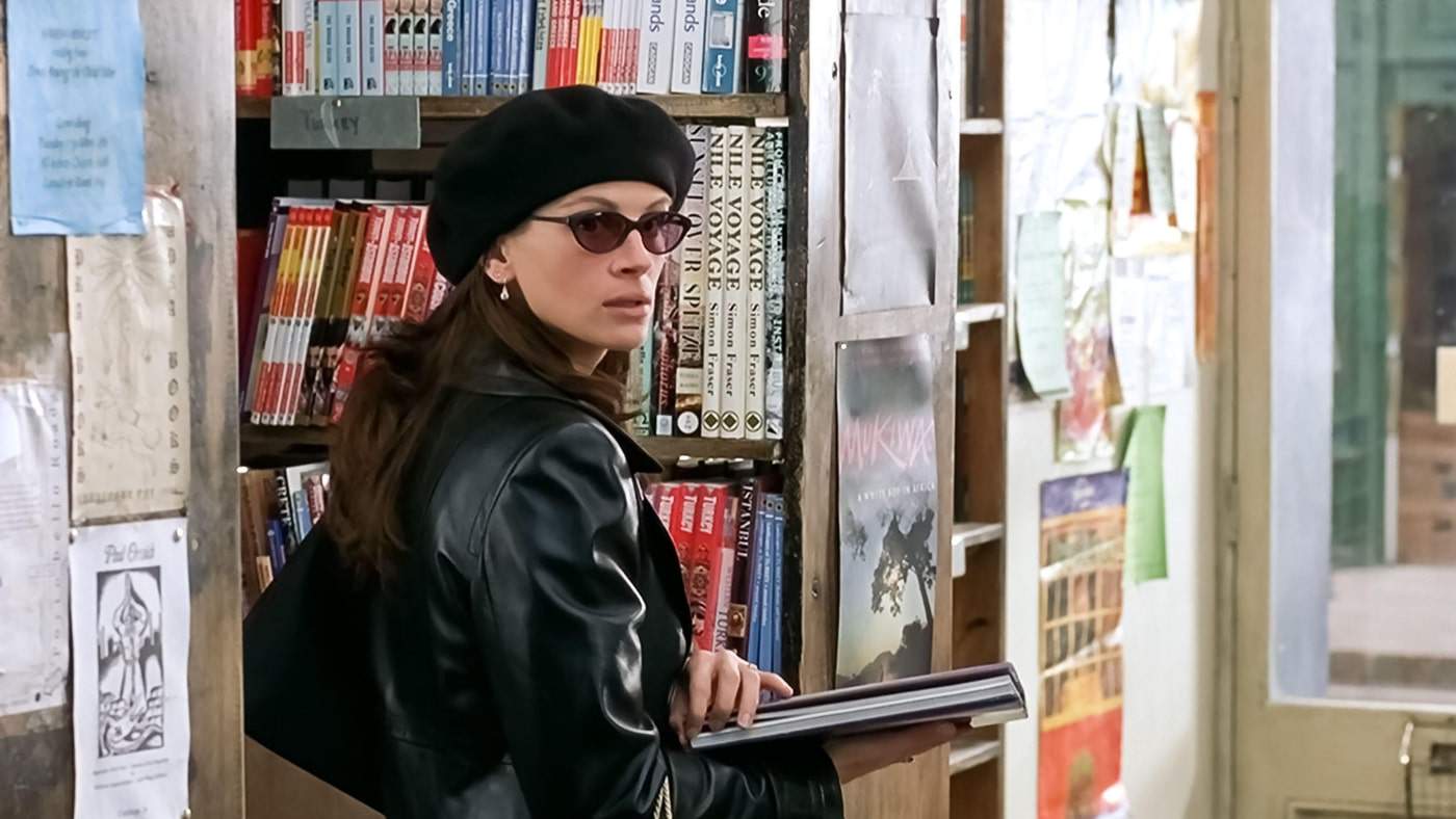 The iconic bookstore scene shot at an antique store in Notting Hill (Credits: Universal Pictures)