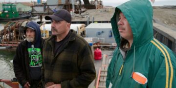 The crew gets ready before the storm (Credit: Discovery Channel)