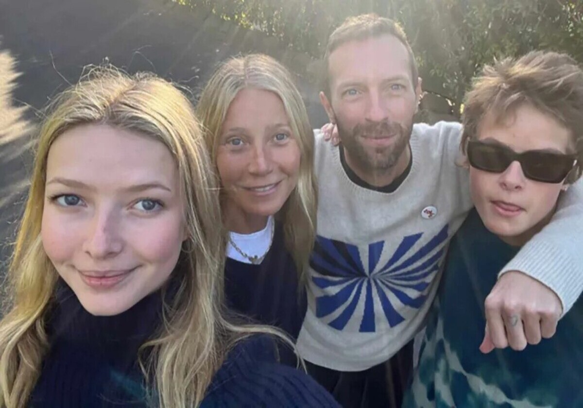 Chris Martin and Gwyneth Paltrow with their kids Apple and Moses