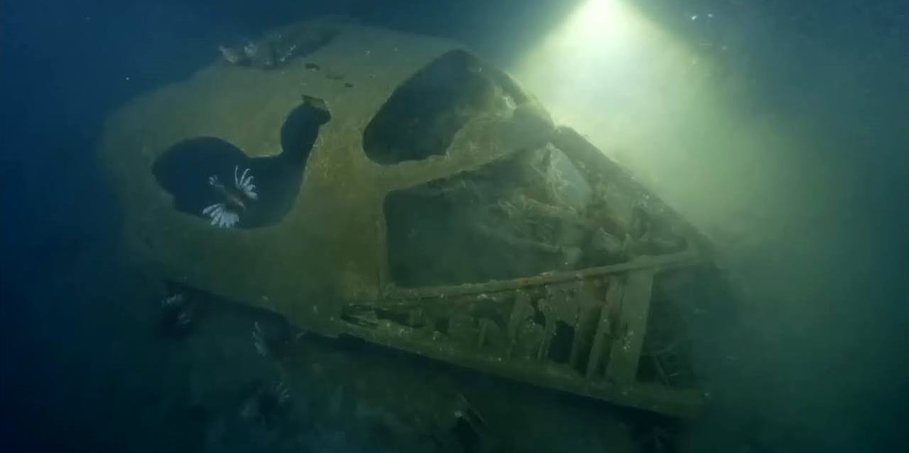 Exploring the wreckage in the new season of The Bermuda Triangle: Into Cursed Waters (Credits: History Channel)