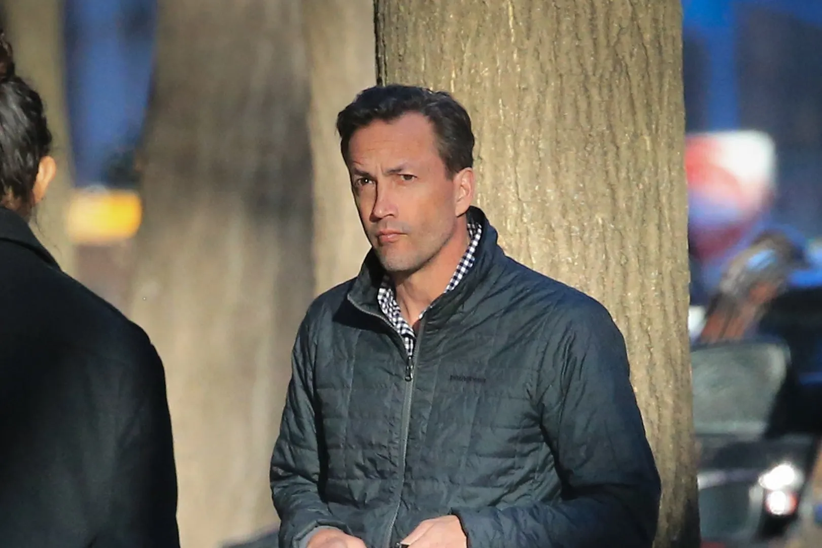 Who is Andrew Shue Dating? Is it Amy or Jennifer?