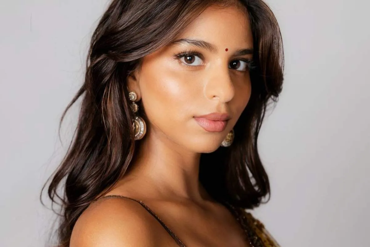 Suhana Khan Before and After (The New Face of Maybelline)