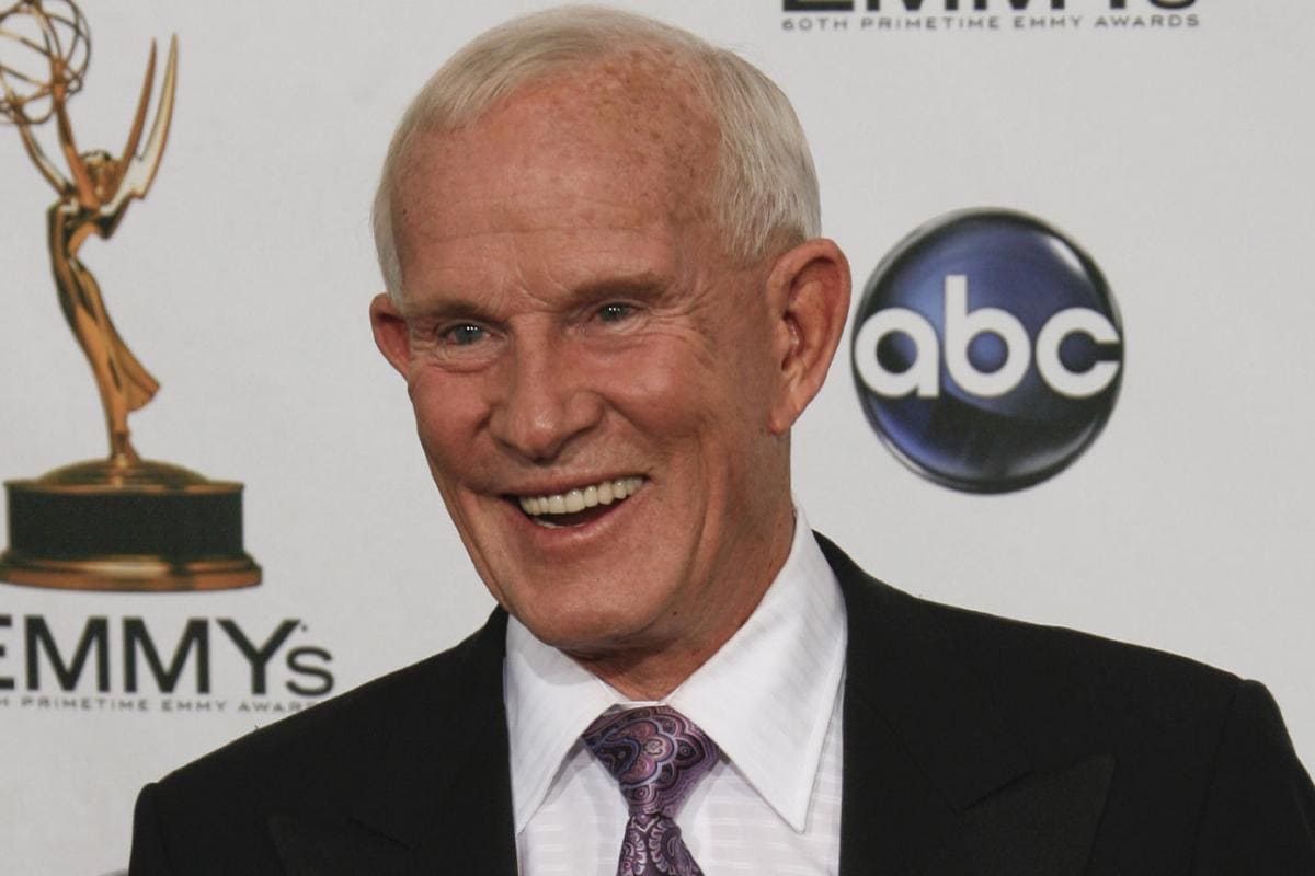 Tommy Smothers' Net Worth The Iconic Comedian's Life and Career