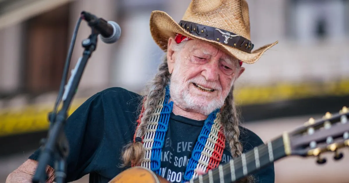 Willie Nelson Net Worth, Early Life, Career and Relationship