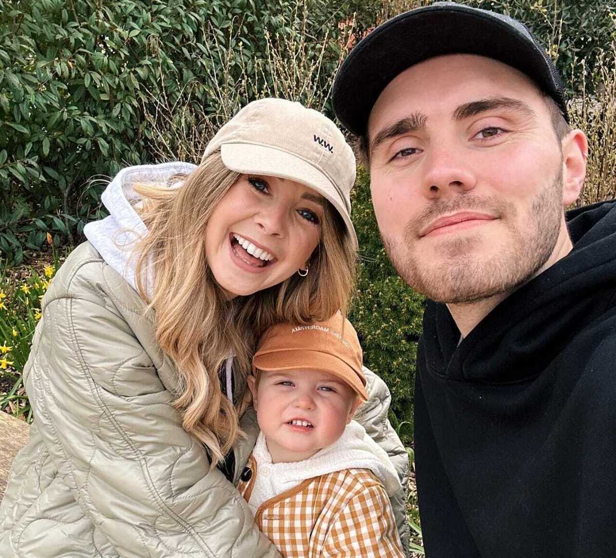Zoe Sugg and Alfie Deyes with their daughter Ottilie.