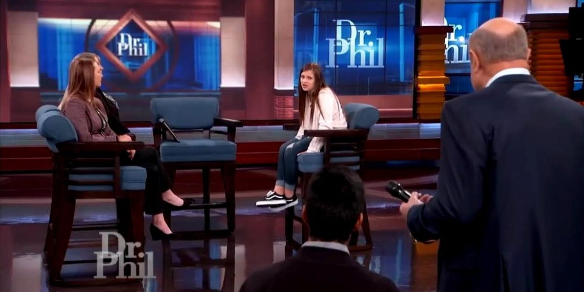 A still cut from Season 17 Episode 101 of Dr. Phil (Credits: CBS)