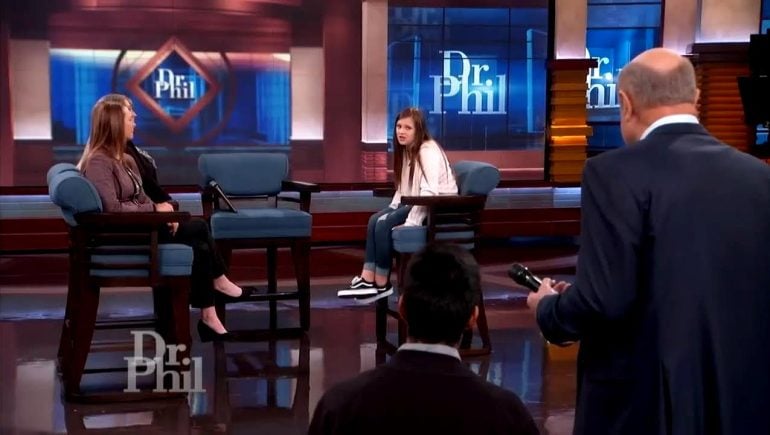 A still cut from Season 17 Episode 101 of Dr. Phil (Credits: CBS)