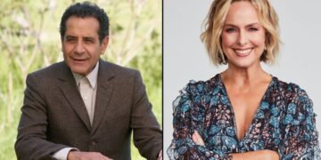 Tony Shalhoub As Adrian Monk And Melora Hardin As Trudy In Monk