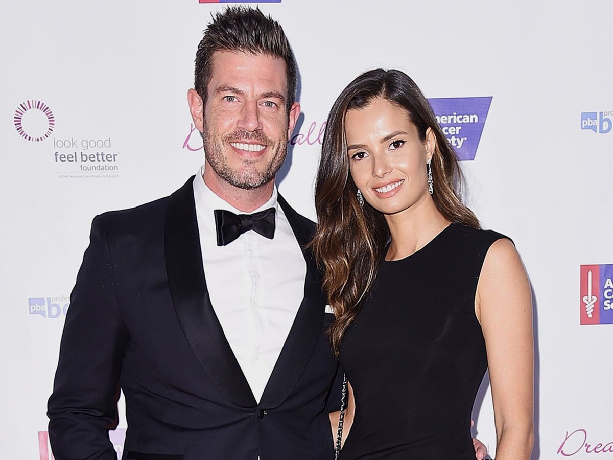 Jesse Palmer and his wife Emely Fardo .