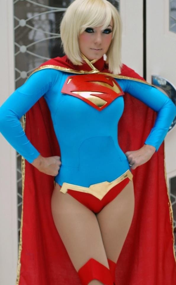 Jessica Nigri as Supergirl Cosplay 