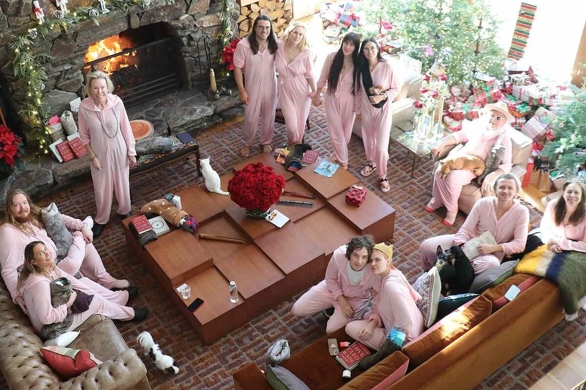 Demi Moore celebrates Christmas in Pink with her daughters.