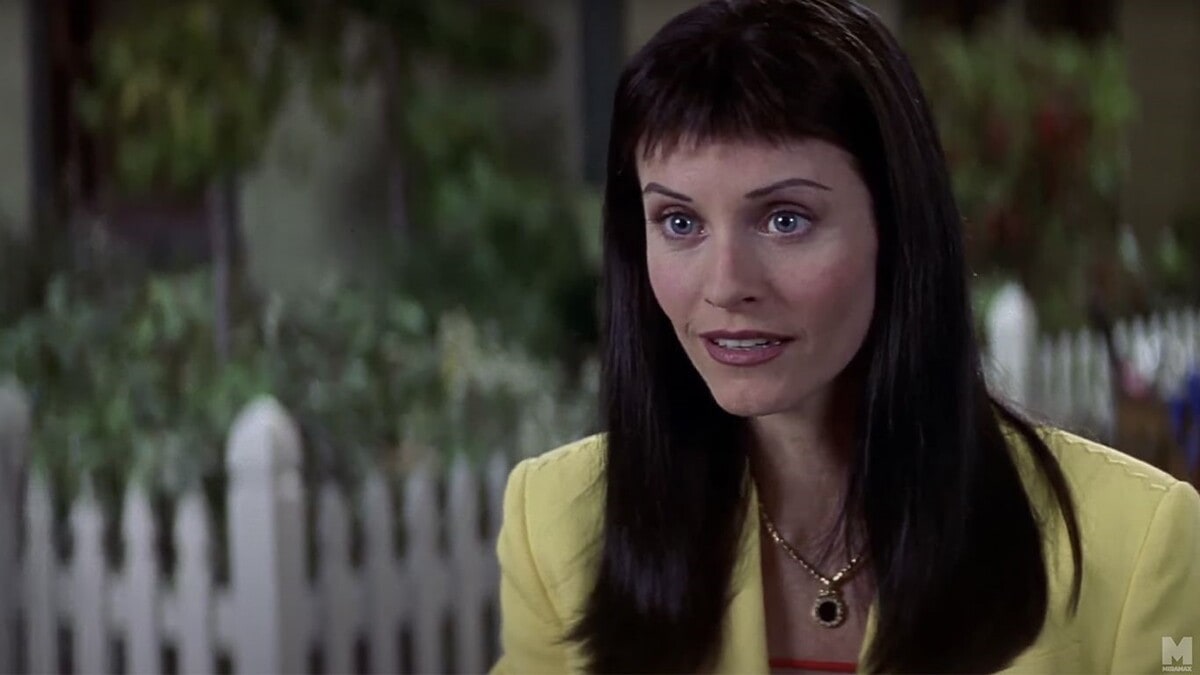Courteney Cox 's hairstyle for Scream 3.