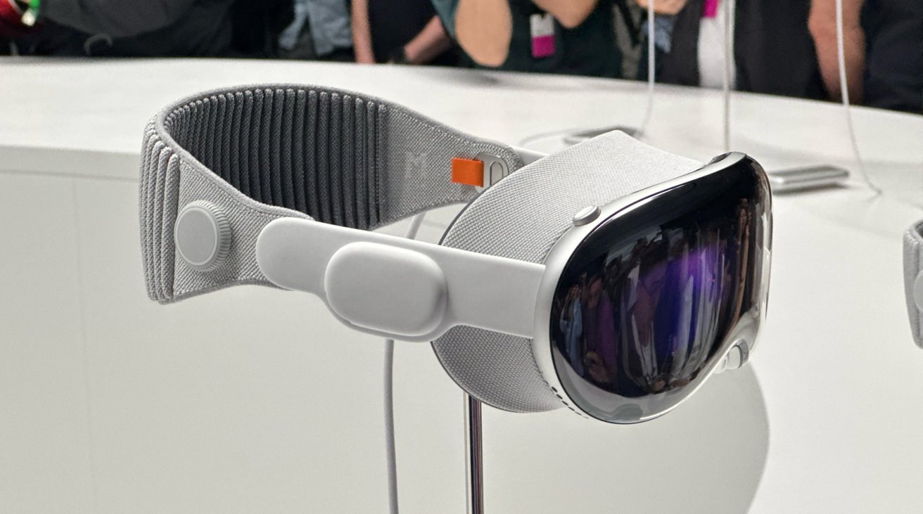 Apple's Vision Pro Mixed Reality Headset (Credits: AppleInsider)