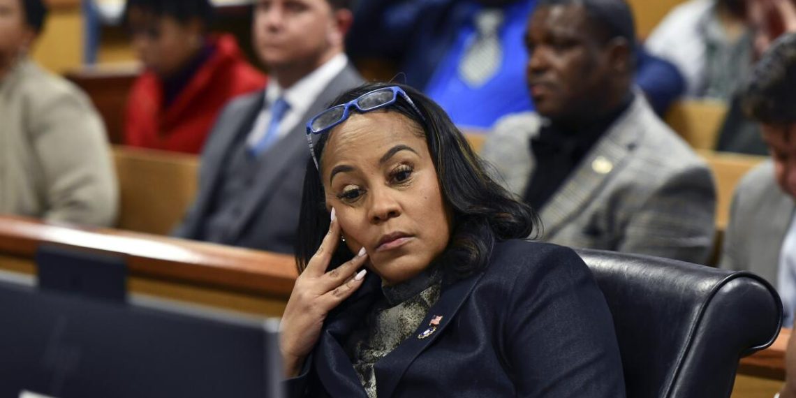 Fulton County DA's office refutes claims of improper relationship (Credits: LA Times)