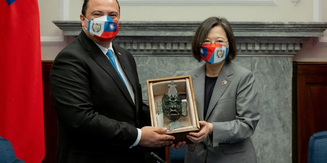 Guatemala and Taiwan maintain good relations while keeping close ties with China (Credits: Reuters)