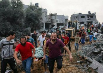 Israeli fire kills 104 Palestinians in Gaza aid distribution chaos (Credits: Business Recorder)