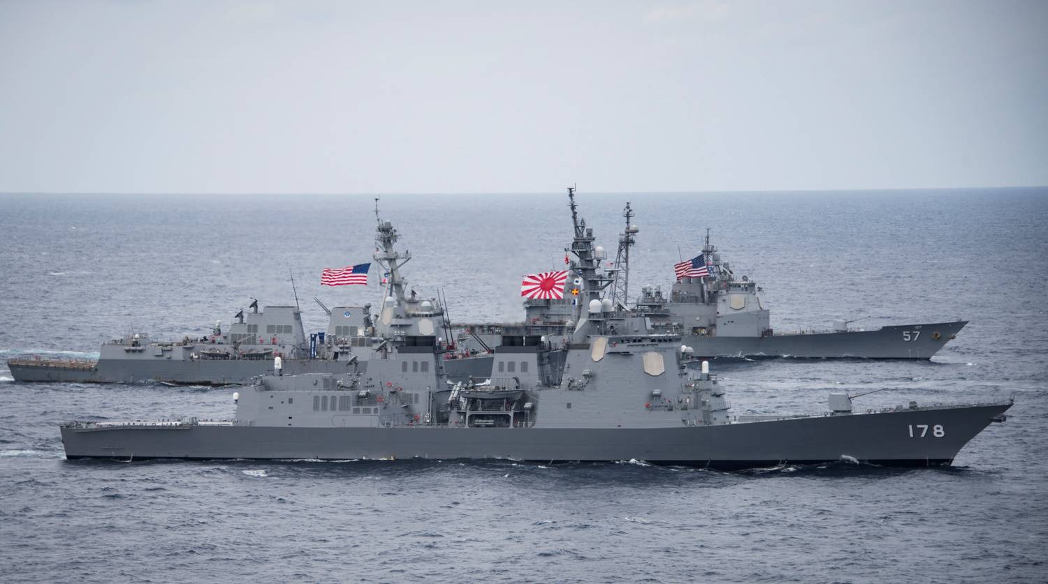 Japanese and U.S. Navy ships transit the Philippine Sea (Credits: The Japan Times)