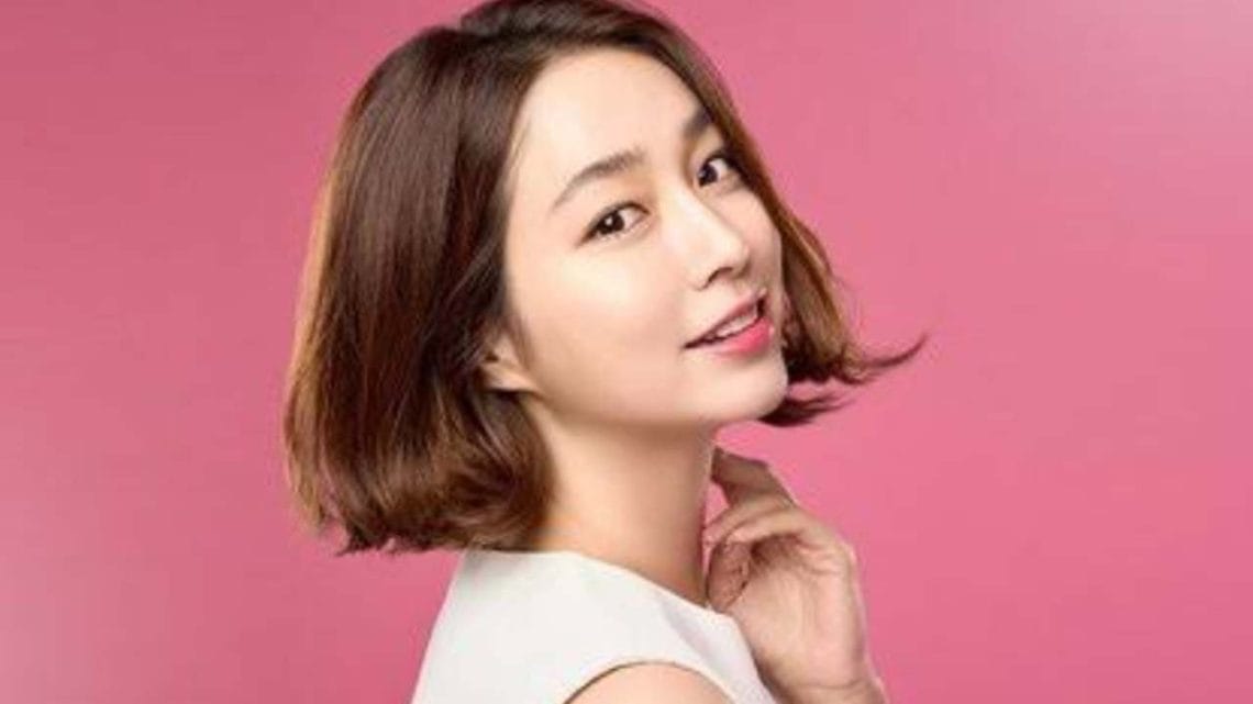 Actress Lee Min Jung Radiates Classic Beauty in First Profile Photos ...