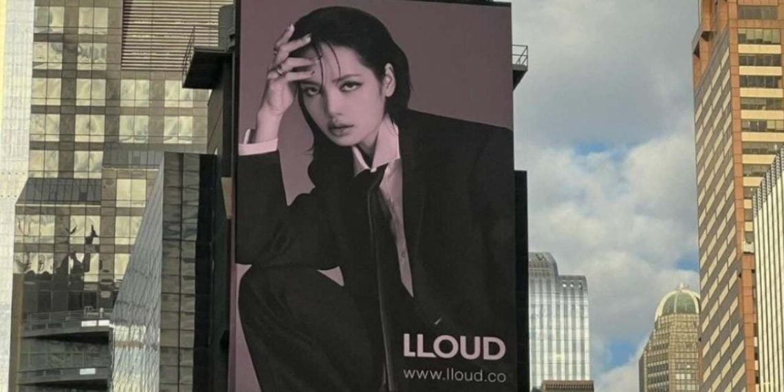 Lisa's collaboration with LLOUD is making fans crazy with her bold banners (Credit: YouTube)