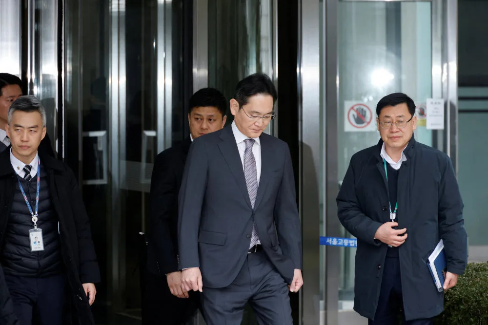 Samsung chief Lee found not guilty of all charges from the 2015 case (Credits: Rappler)