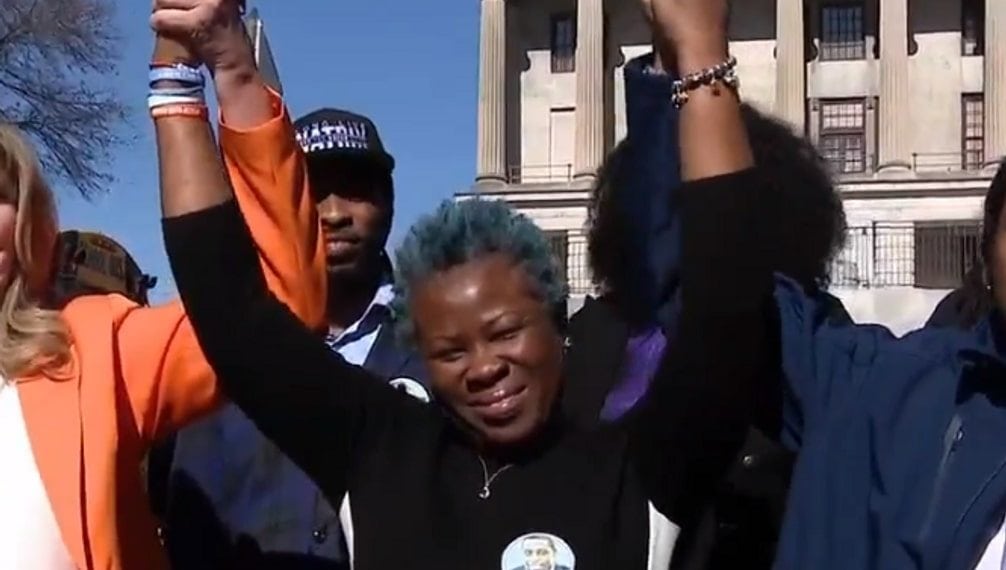 Shaundelle Brooks raises her voice for gun violence control (Credits: WZTV)