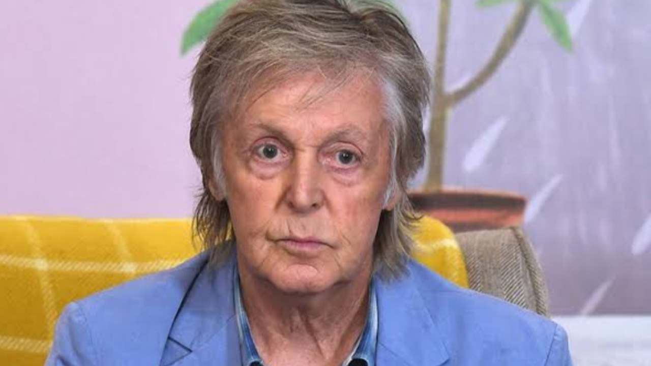 Sir Paul McCartney Reclaims Iconic Hofner Bass Guitar Missing For 50 ...