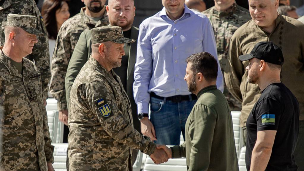 Ukraine faces a change in military leadership as Zelensky replaces Zalunzhnyi (Credits: BBC)