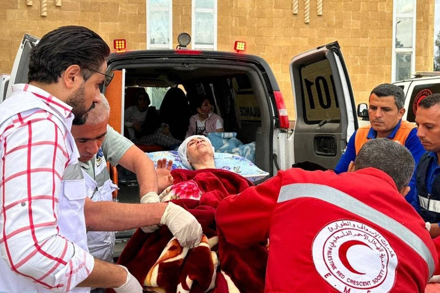 WHO completes second evacuation operation from Gaza's Nasser Hospital (Credits: Asharq Al Awsat)