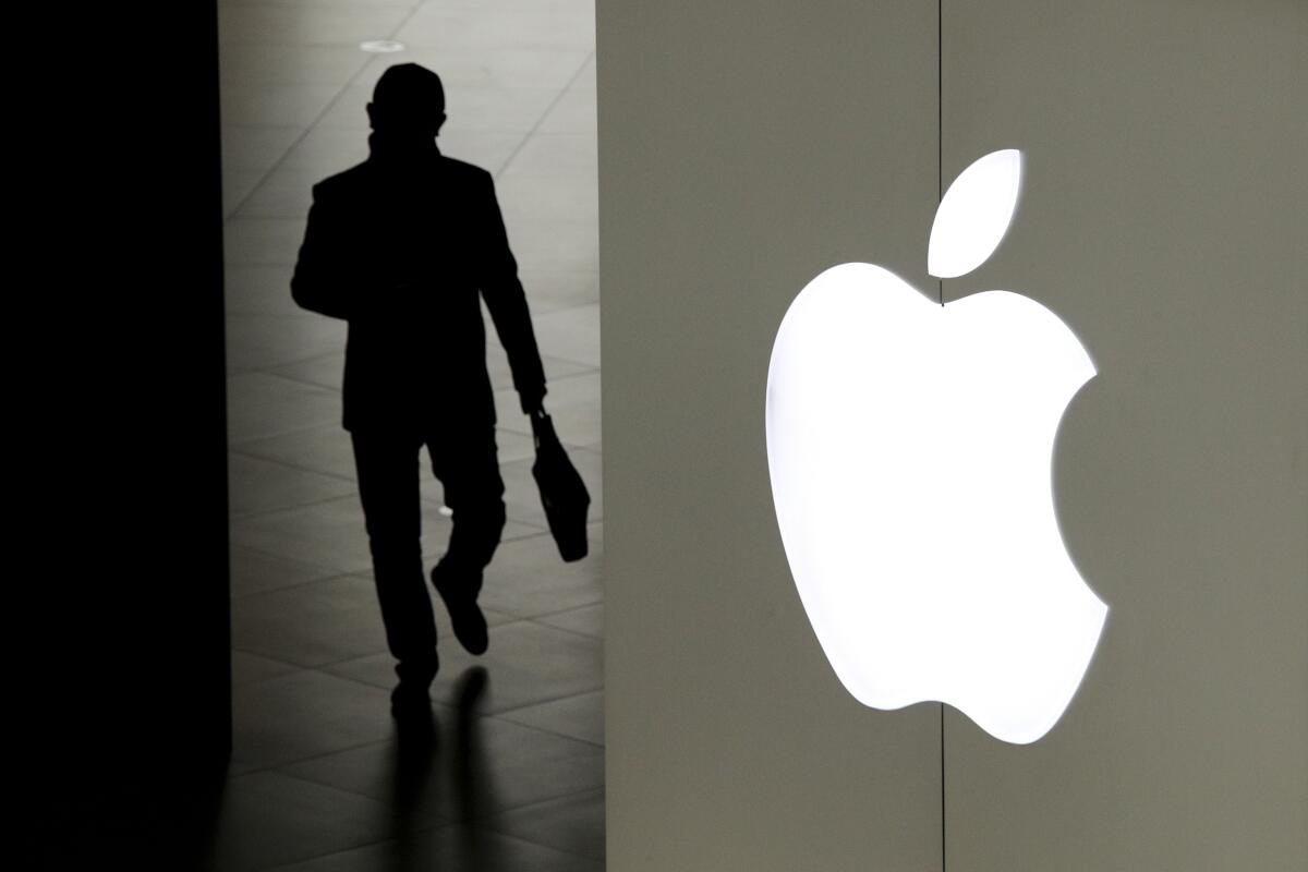 Apple finds itself embroiled in a barrage of fresh consumer lawsuits (Credits: AP Photo)