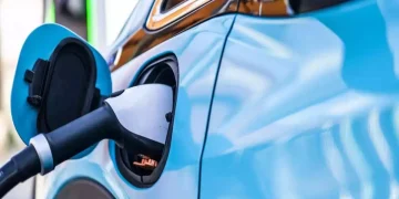 Automakers pivot towards hybrid technology (Credits: ET Auto)