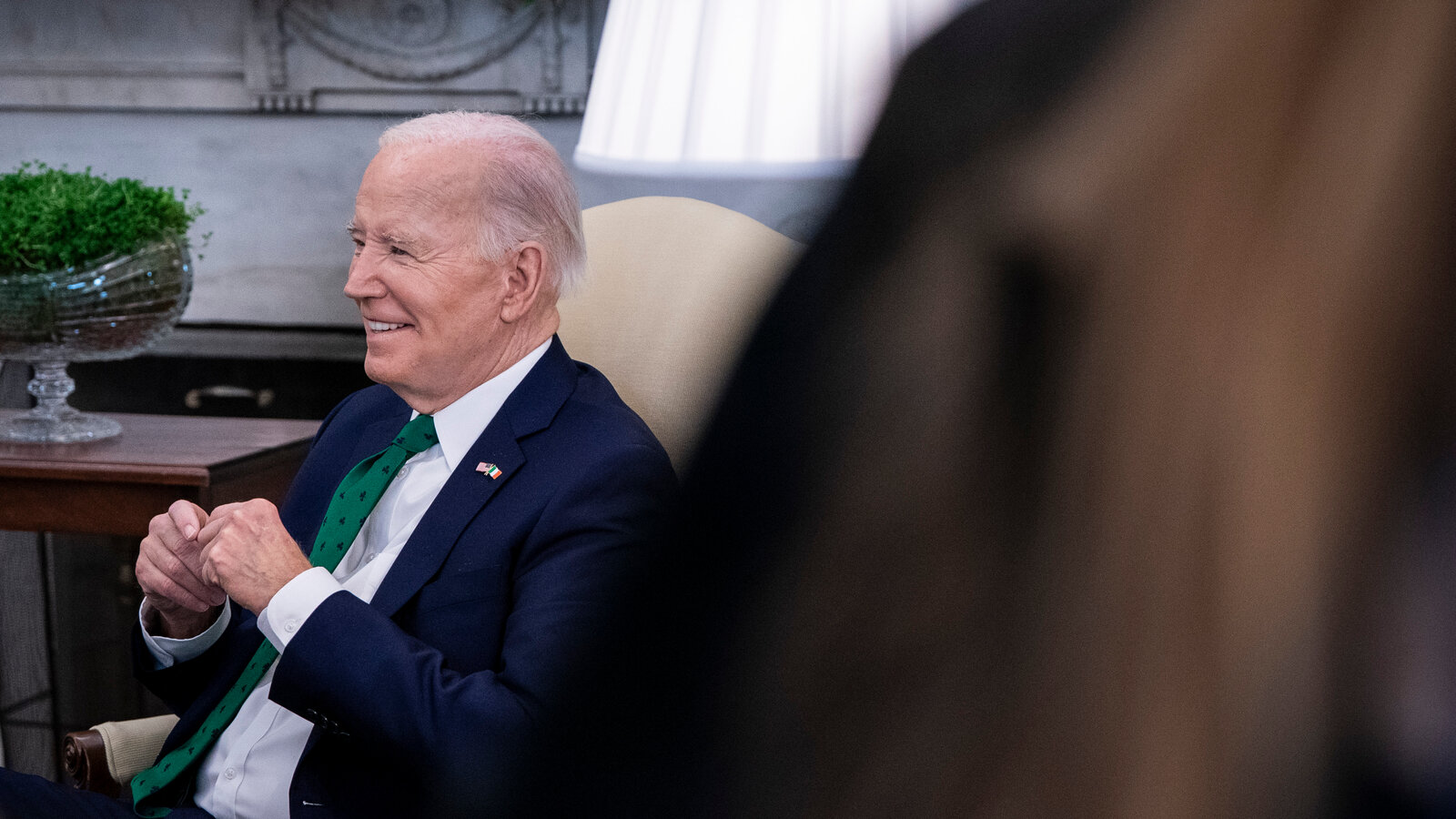Biden's jests at Gridiron Club mark return to jovial political tradition (Credits: The NY Times)