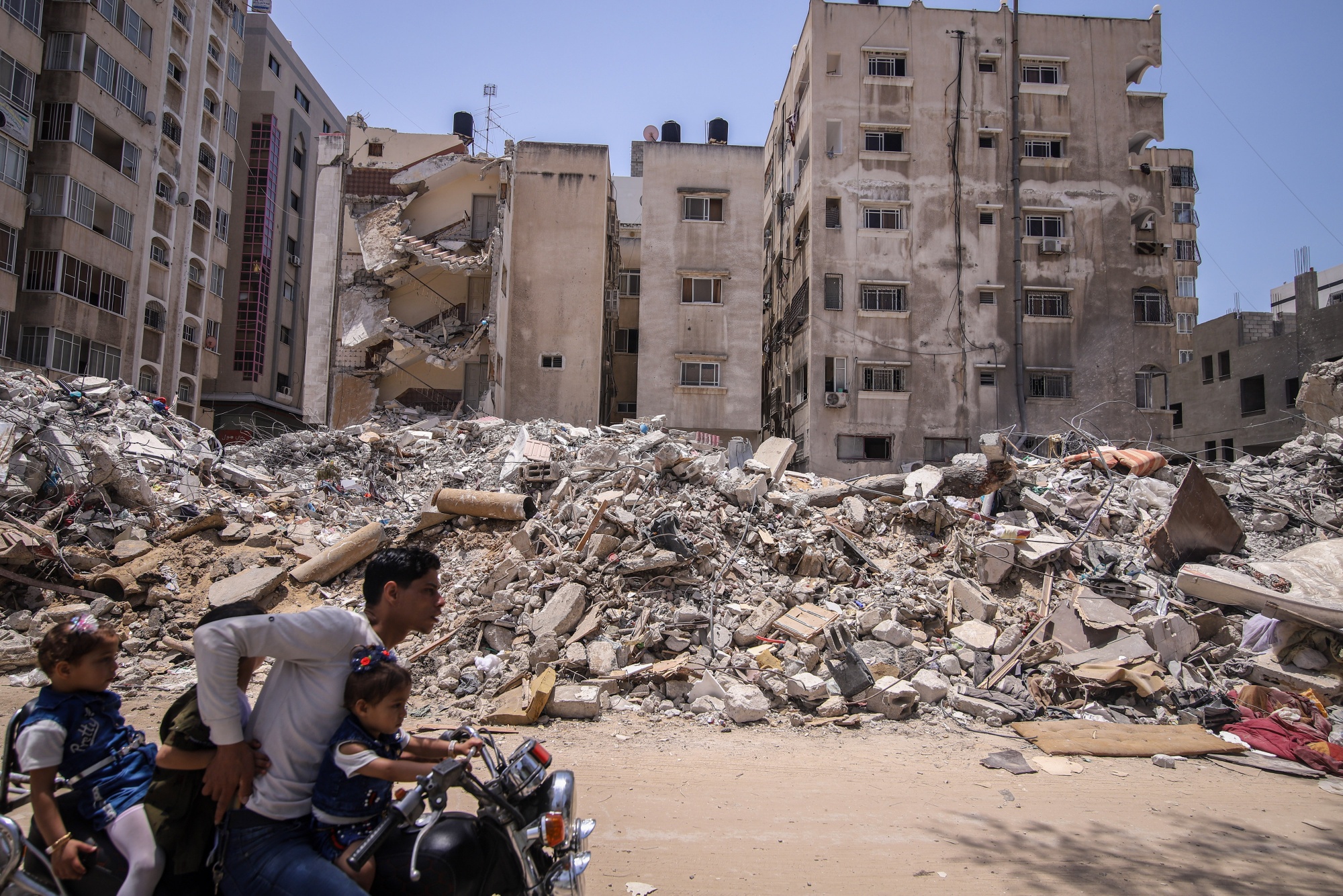Egyptian President estimates Gaza rebuilding cost to exceed $90 billion (Credits: Bloomberg)
